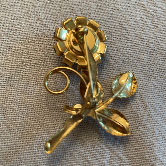 Rhinestone multicolor Flower Pin in Gold-tone setting unused condition - Picture 7 of 11
